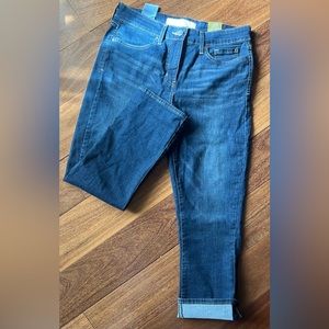NWT signature Levi Strauss mid rise capri jeans